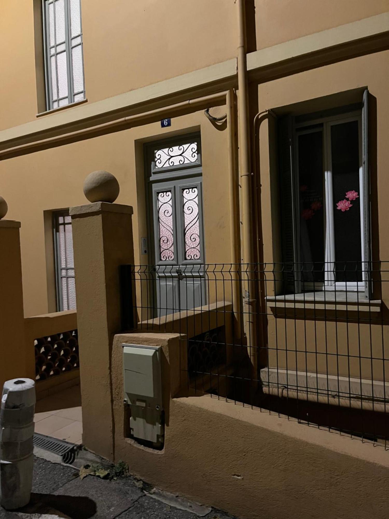 شقة Duplex A La Frontiere De Monaco بوزولي المظهر الخارجي الصورة